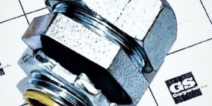 FLEXIBLE CONDUIT CONNECTOR - LIQUID TIGHT