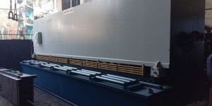 Automatic Hydraulic Guillotine Shearing Machines