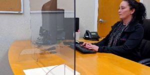 Sneeze Guard Counter Top Displays