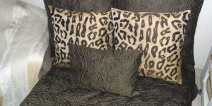 Polyester Quilted Bed Cover with Skin Design Embroidered Pillows