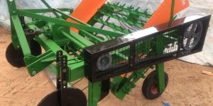 Groundnut Digger Machine