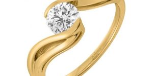 Swirly Solitaire Diamond Ring