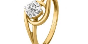 Twisting Solitaire Diamond Ring