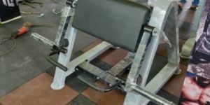 Preacher Curl Machine