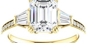 Emerald Moissanite & Baguette Diamond Engagement Ring