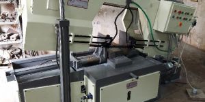 Metal Cutting Bandsaw Machine