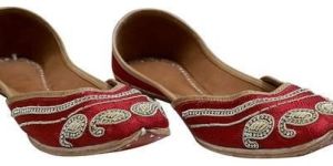 Stone Work Punjabi Jutti