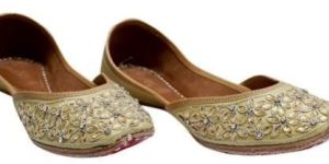 Traditional Mojari Jutti