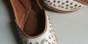 Zari Work Punjabi Jutti