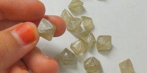 8.75Carat,Moissanite Rough Diamond,Best Quality,VVS, MM,VVS,Off White ,8.92*12.52 mm ,Excellent cut