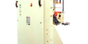 Vacuum Circuit Breaker