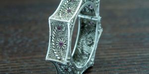 Stylish Silver Bangle
