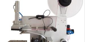 Flat Bottle Labelling Machine