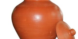 EARTHEN WATER POT