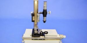 Travelling Microscope