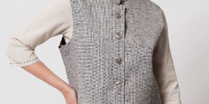 Vastraa Fusion Women's Solid Nehru Jacket