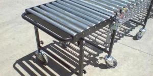 Material Handling Roller Conveyor