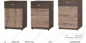 Wooden Q Line Office Table