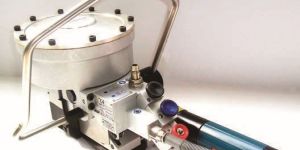 STSR 19-25-32 Pneumatic Steel Strapping Tool with Seal