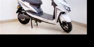 White Lead Electric Power Scooter