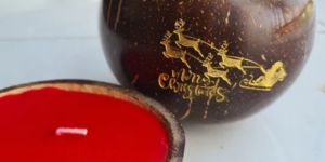 Set of 2 Coconut Shell Christmas Candles