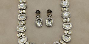 Real Tayaani Kundan Necklace Set