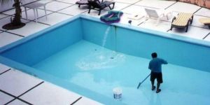 Swimming Pool Maintenance Services