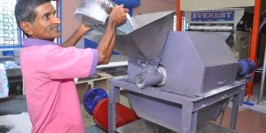 VIBRATORY FLUIDIZED BED DRYER