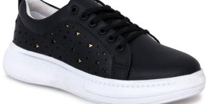 Ladies Black Canvas Shoes