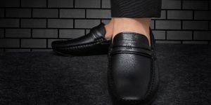 Neoron Mens Black Loafer Shoes