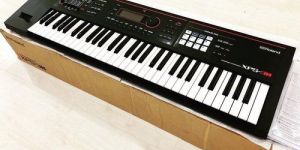 Roland XPS -10 Expandable Synthesizer Musical Keyboard 50000 India Rupees