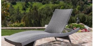 Outdoor Folding Lounger