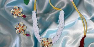 936 Chick Necklace Set