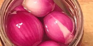 Vinegar Onion Pickle