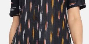 Vastraa Fusion Women's Pure Cotton Ikat Printed Kurti - (Black)