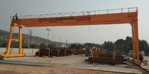 Heavy Duty Gantry Cranes