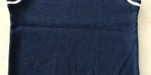 Sleevless Uniform Sweater