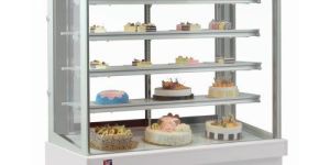 Vertical Cake Showcase
