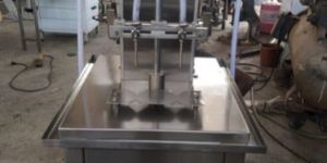 Semi Automatic Bottle Filling Machine