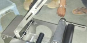 Semi Automatic Sticker Labeling Machine