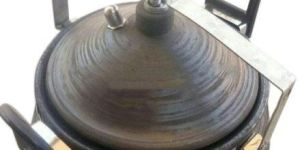 2L Black Handle Clay Cooker