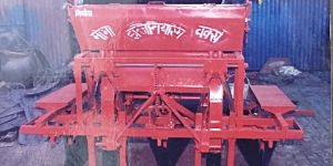 Moga 2 Row Potato Planter (Belt Type with Fertilizer)