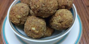 Gondh Laddoo
