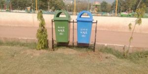 Tilting Dual Dustbin