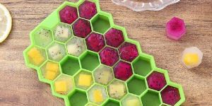 Silicone Honeycomb Ice Tray with Removable Lid