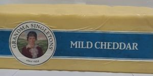 Grandma Singleton White Cheddar Block