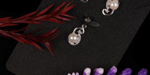 White Pearl Shine Diamond Pendent