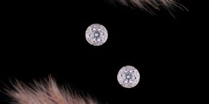 Women Love Round Solitaire Stud Earring