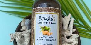 Petals Homemade Herbal Shampoo