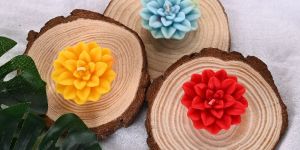 MULTI PETAL FLOWER CANDLE